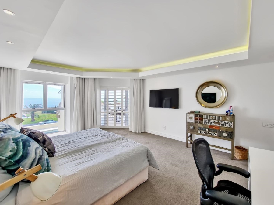 4 Bedroom Property for Sale in Mouille Point Western Cape